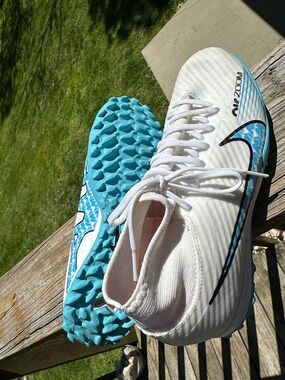Nike Air Zoom Mercurial White & Teal Turf Soccer Shoes Youth Sz 6.5